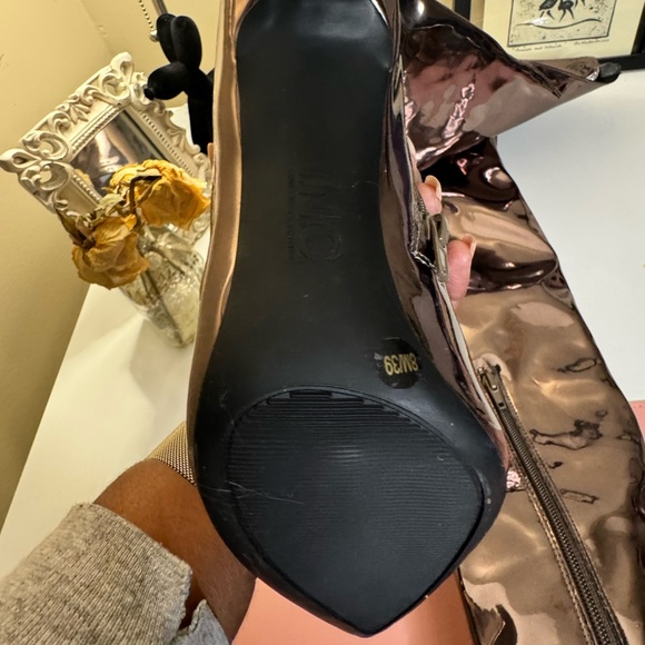 BRAND NEW INC Sedona Metallic Rose Gold Over the Knee Boots Size 8 - Picture 6 of 7